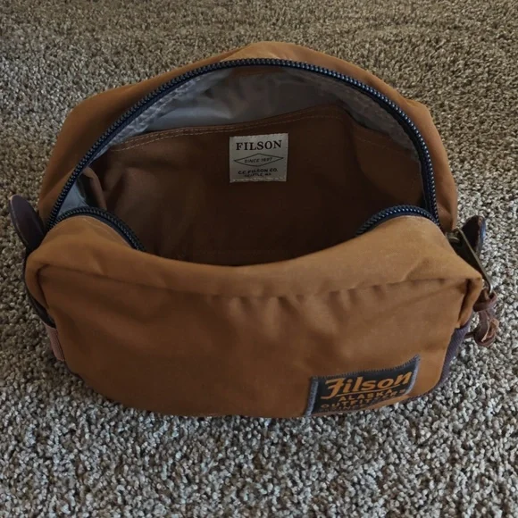 Filson Travel Pack - Whiskey - Picture 4 of 6